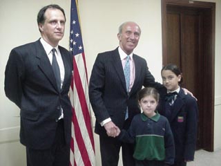 Dr. Gordon Caruana-Dingli and Starshine students with U.S. 
Ambassador to Malta, Mr. A. Gioia.